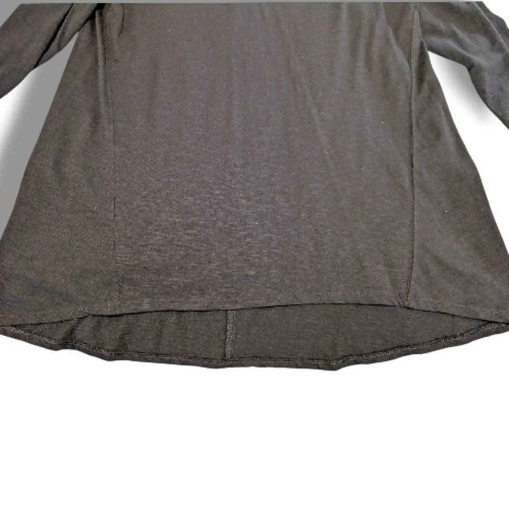 NWT Chico's Charcoal Long Sleeve V-Neck Ultimate Tee Top, Size 1 - Picture 4 of 5